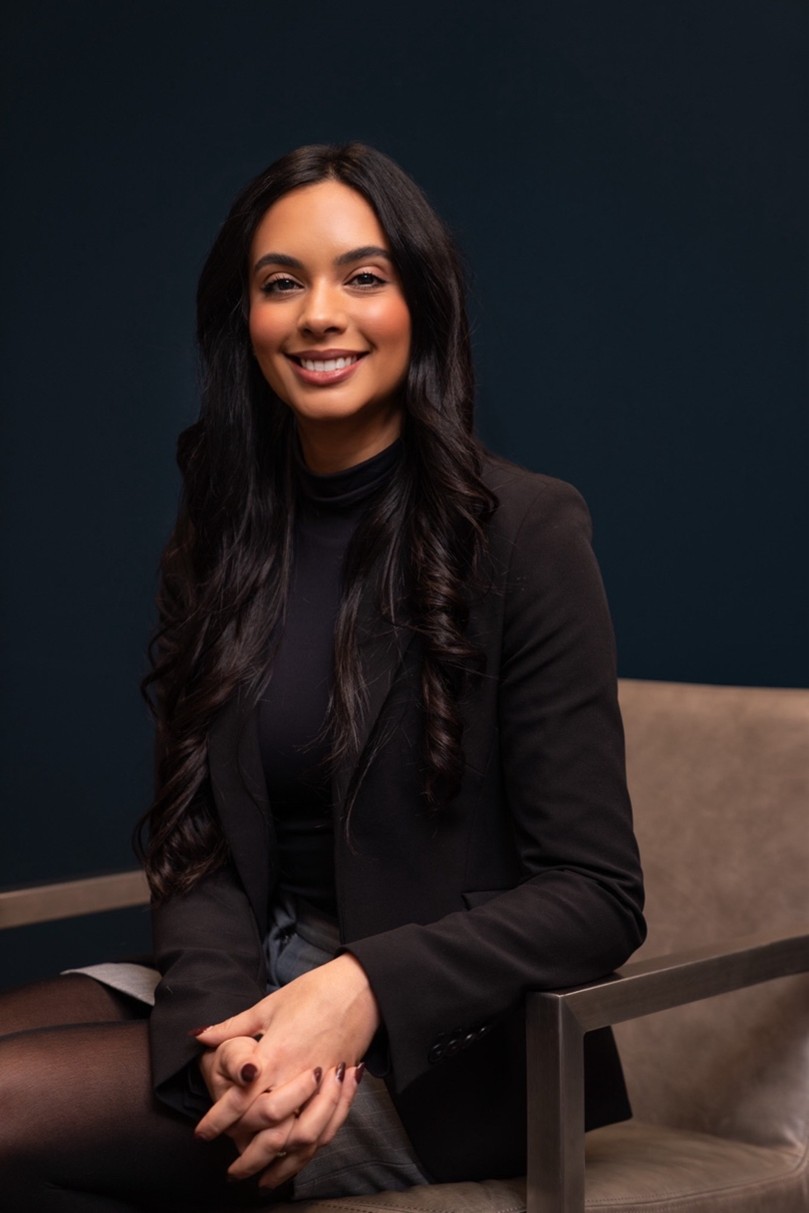 Sismai Roman on Practical Scripts for Navigating Bias, Confidence, and Credibility in Sales