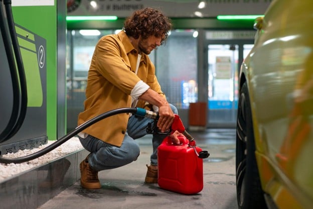 Nicholas Kambitsis on “Micro-Fulfillment at the Forecourt”
